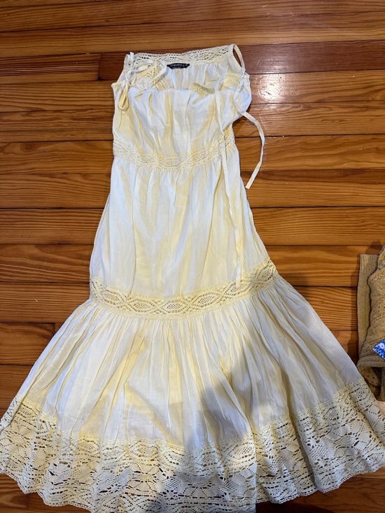 RAGA Dresses & Skirts - RAGA Cream Lace-Trim Midi Dress